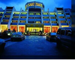 نمونه موردی هتل نارنجستان همراه با پلان